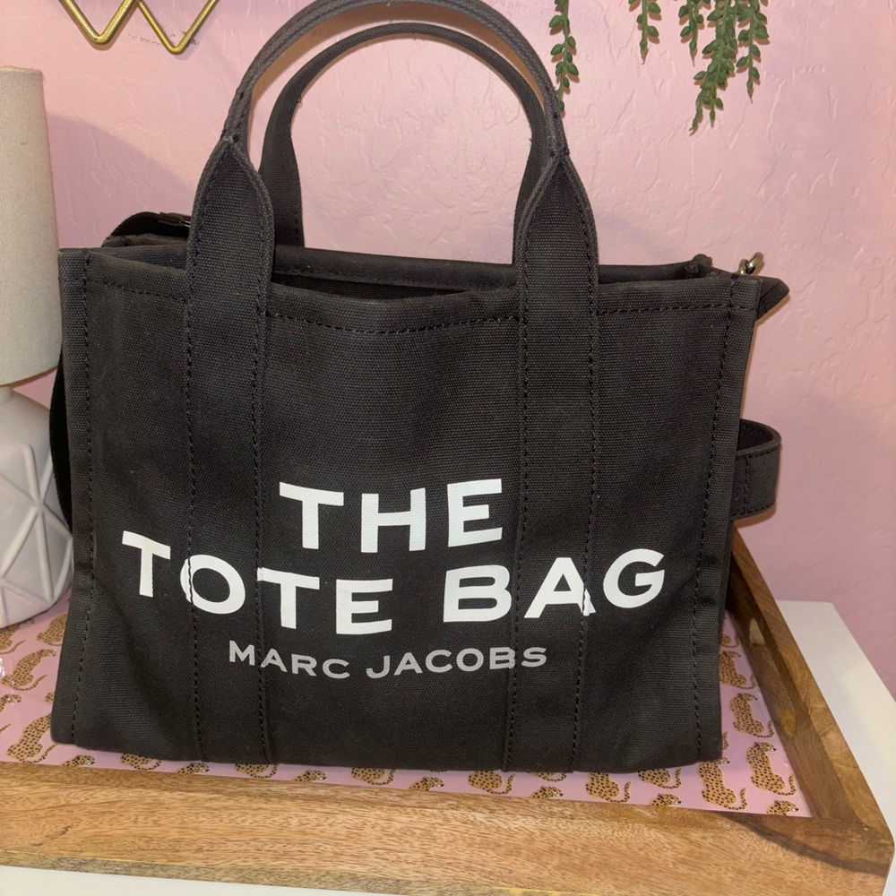 Marc Jacobs “The Tote Bag” medium size